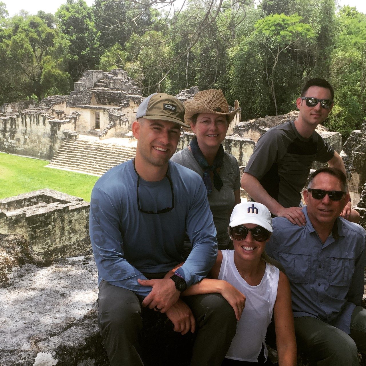 thumbnail_Touring with family in Tikal